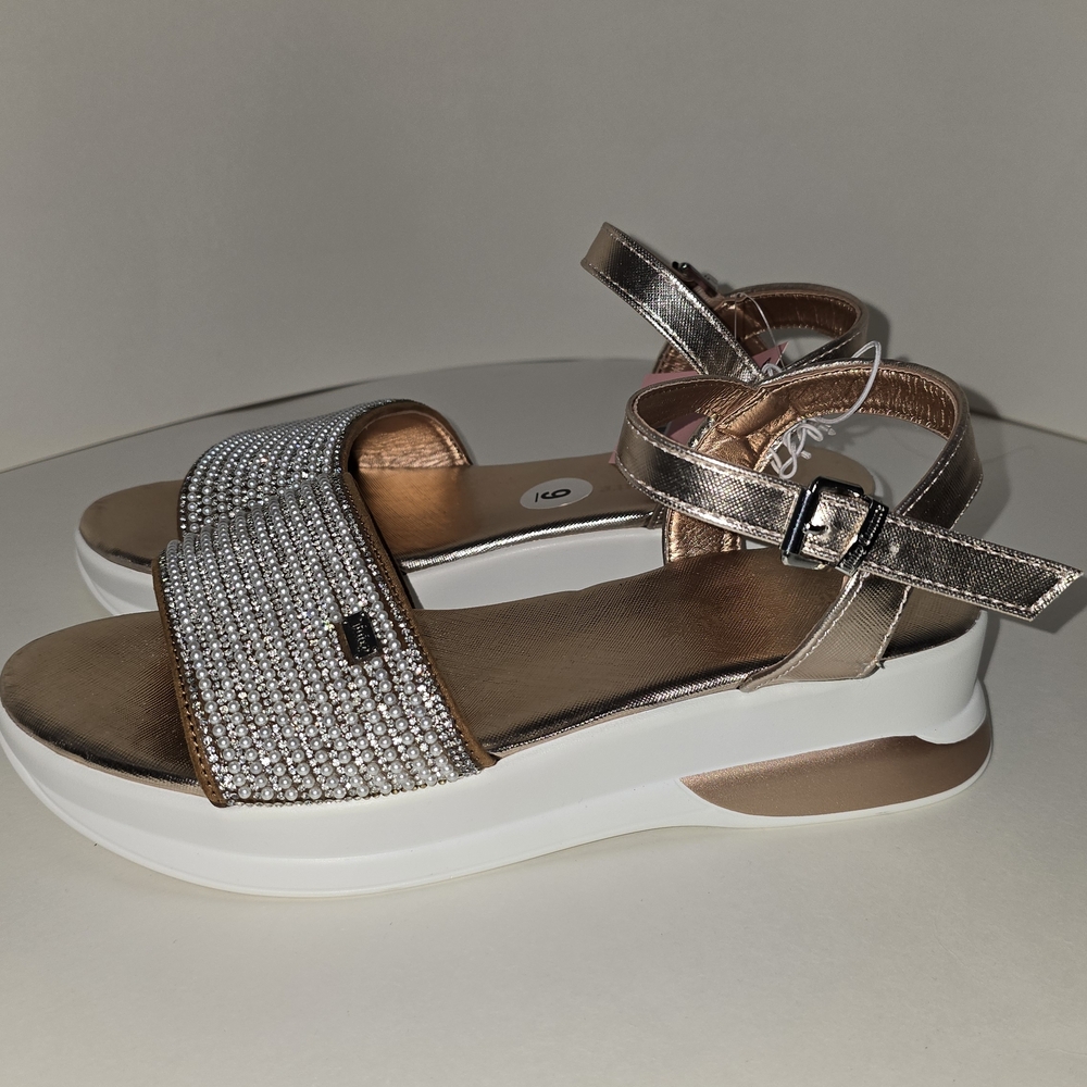 Juicy Couture Crytstal Silver White Sandals Wedge Design Vacation Bedazzled